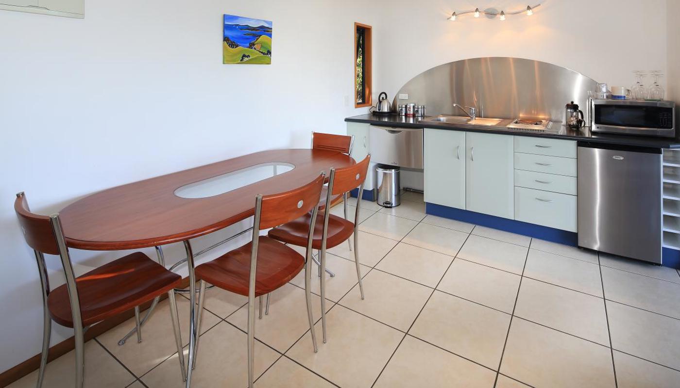 Crosstrees Chalet - dining table and kitchenette.