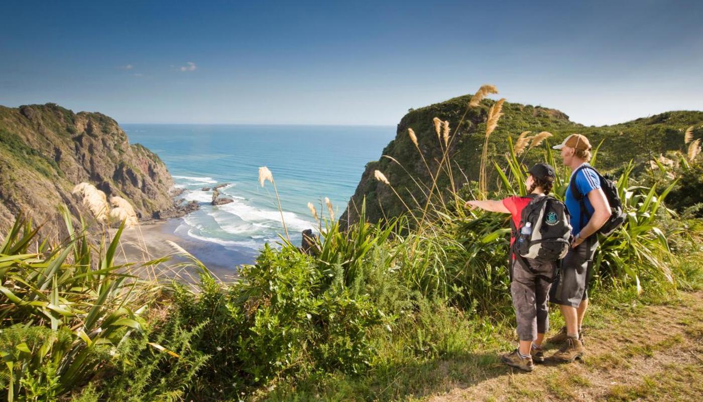 Auckland Walking Tours on Auckland's amazing West Coast with TIME Unlimited Tours