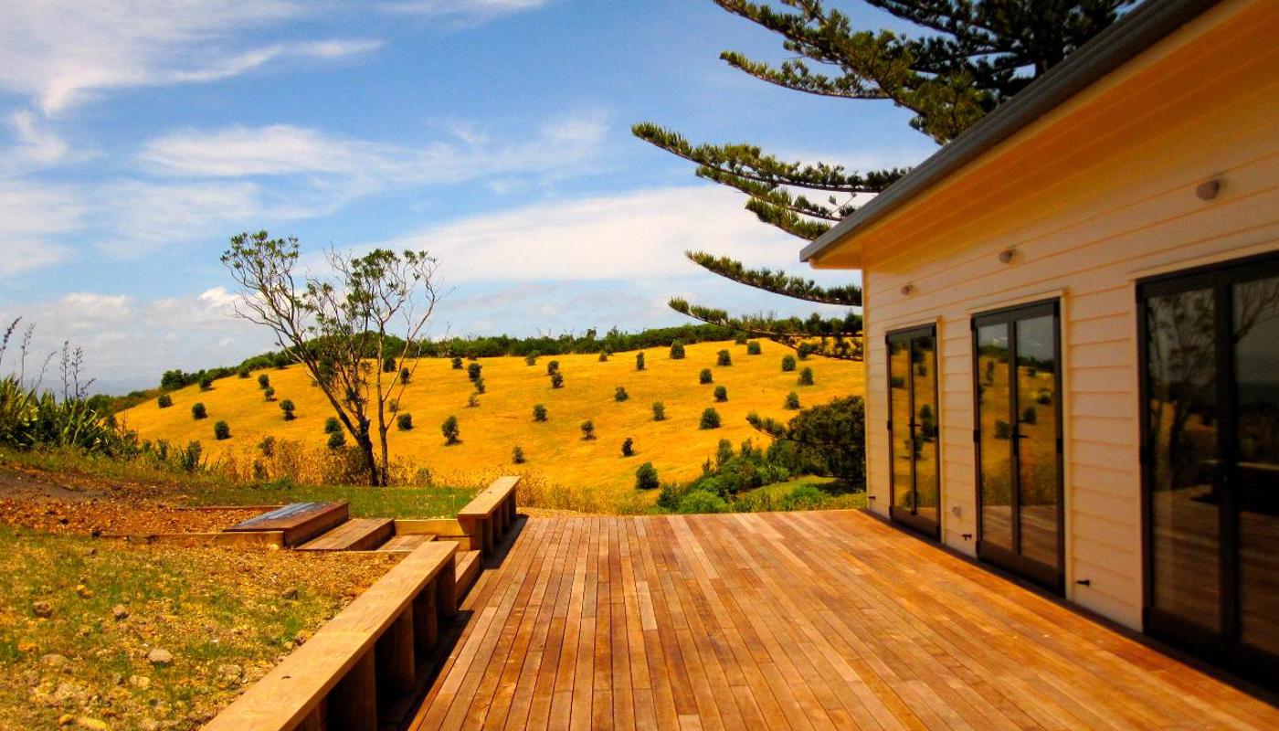 Super's House outdoor area