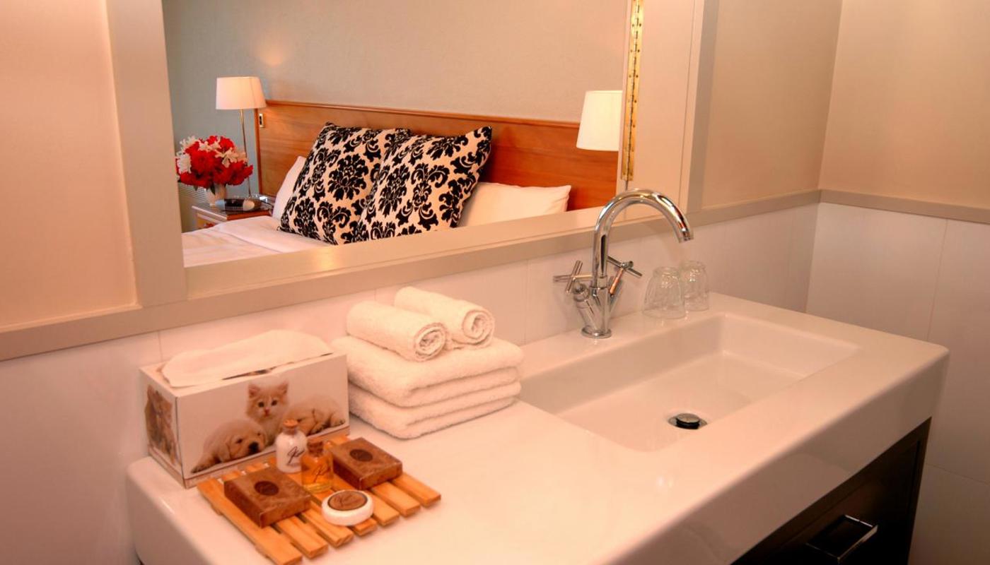 Hotel Room - Bathroom