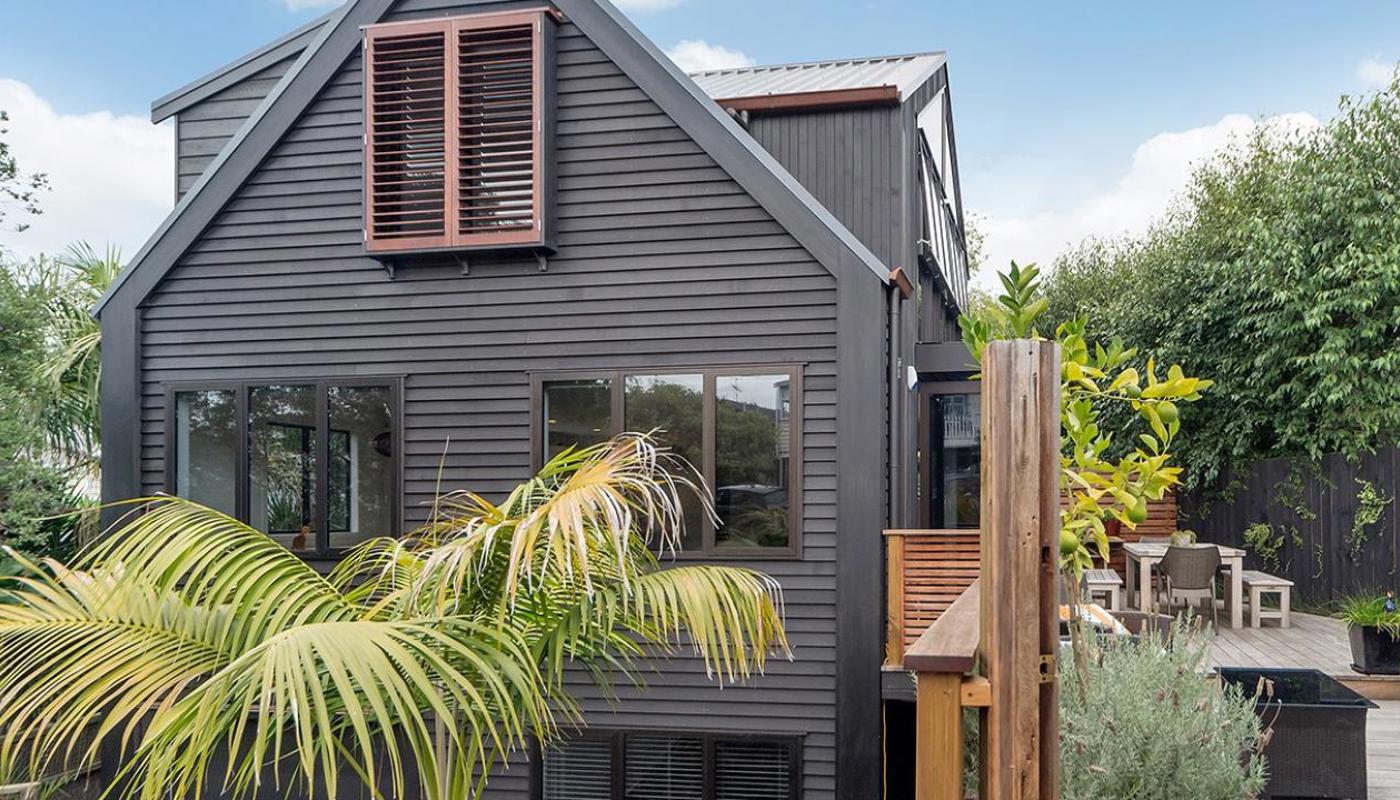 Stand-alone townhouse near Ponsonby.