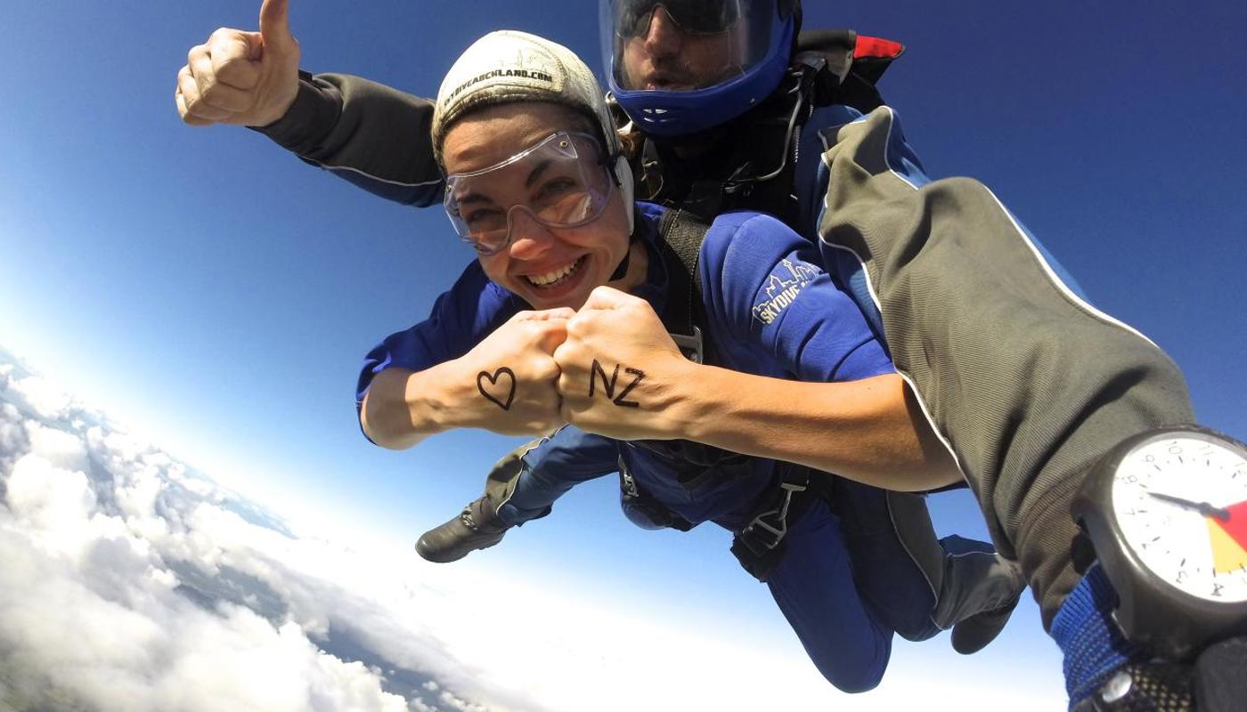 New Zealand's must do. Write a message on your hands for the perfect profile picture.