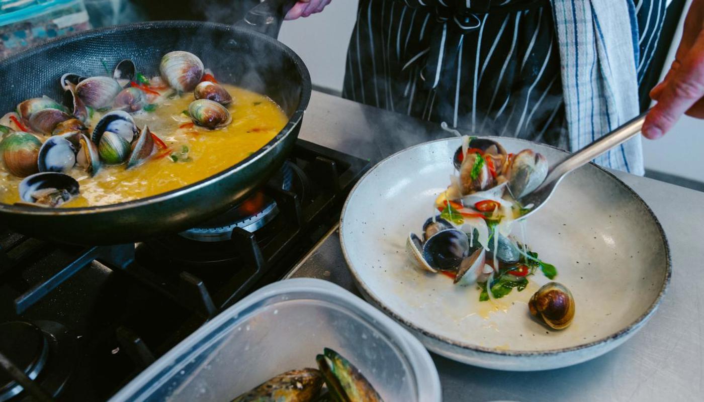 Auckland Seafood School - Cooking class - steamed shellfish