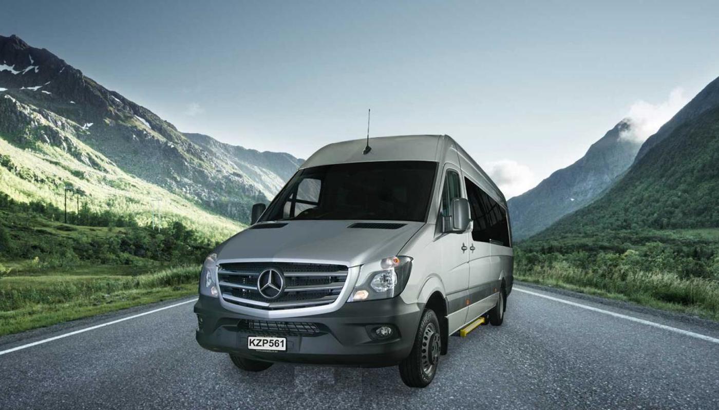 Mercedes 2017 Sprinter (17 seats)