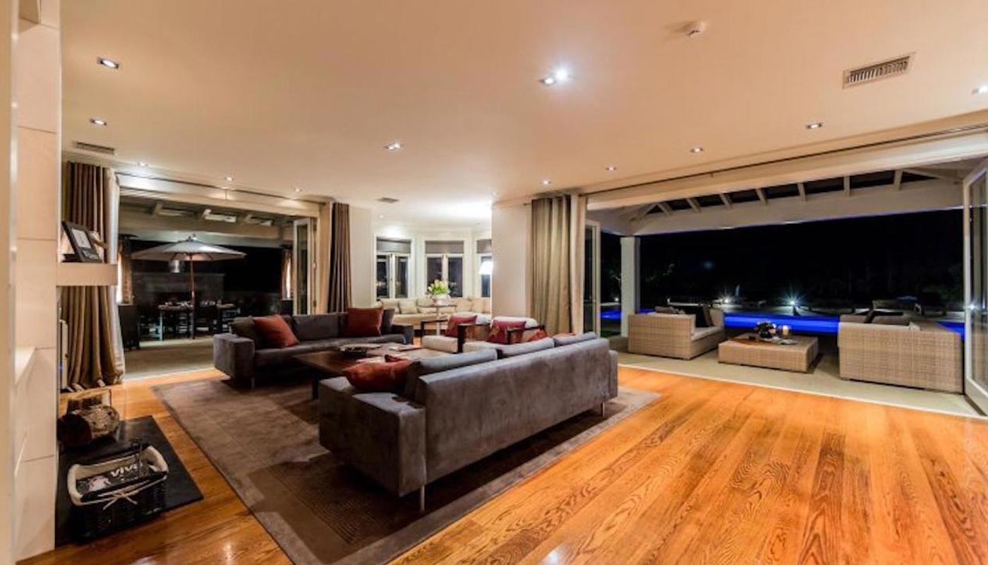 Open-plan lounge