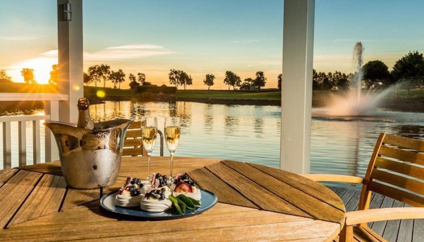 Alfresco dining