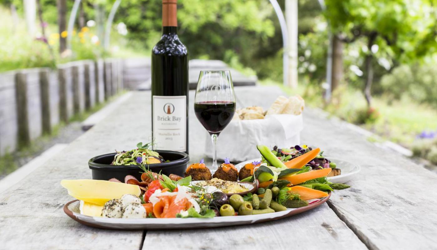 all-inclusive tour with antipasto platter lunch