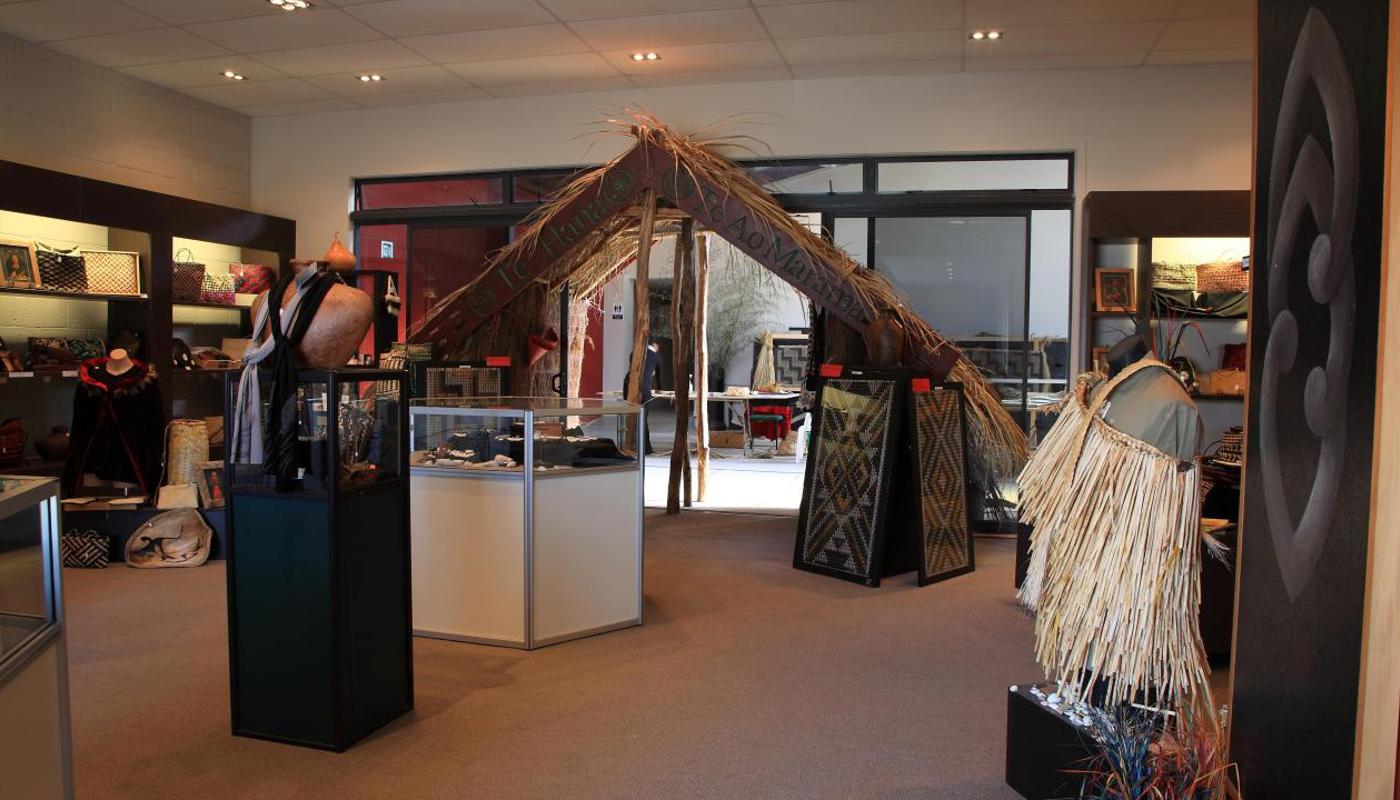 Ahi Kaa o Te Hana art gallery, souvenirs and gifts store.