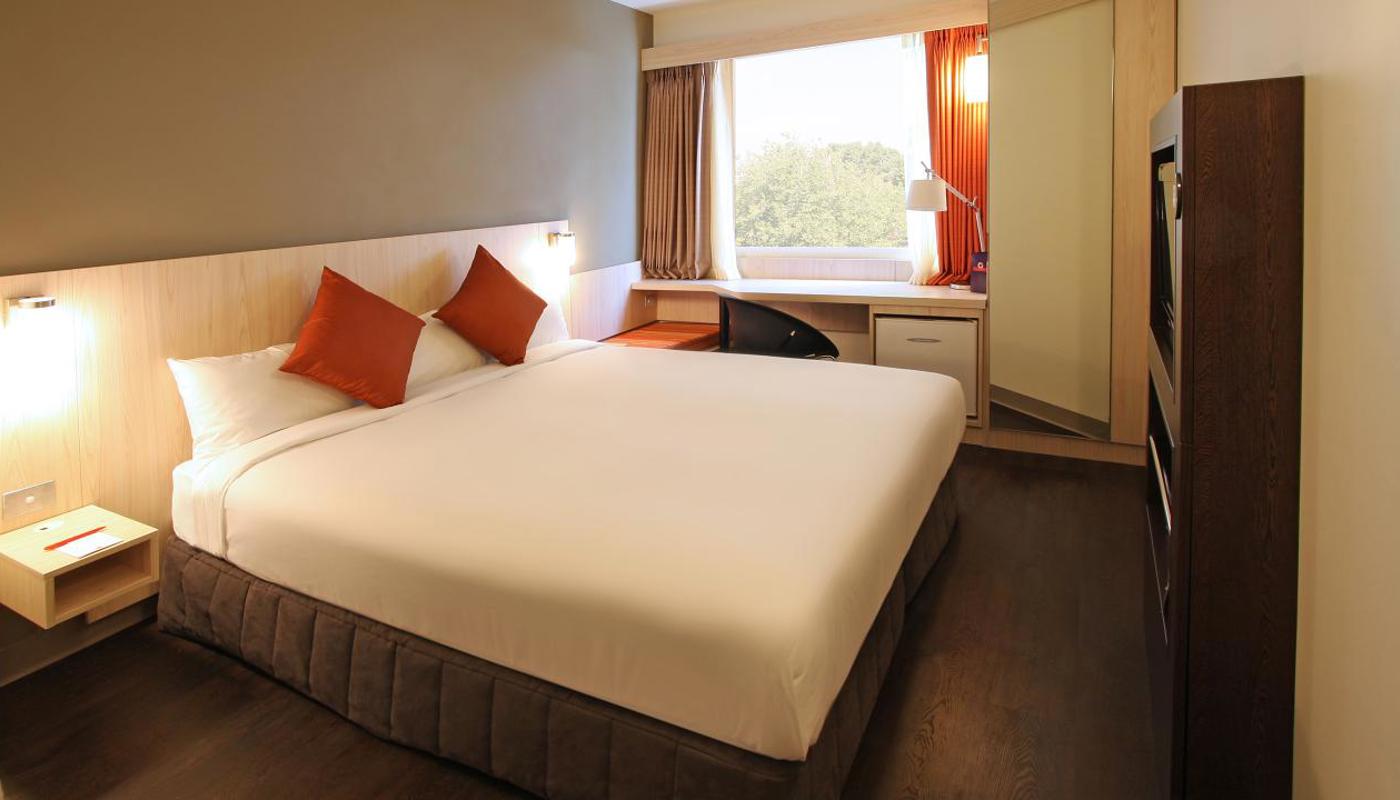 Standard Room King Bed
