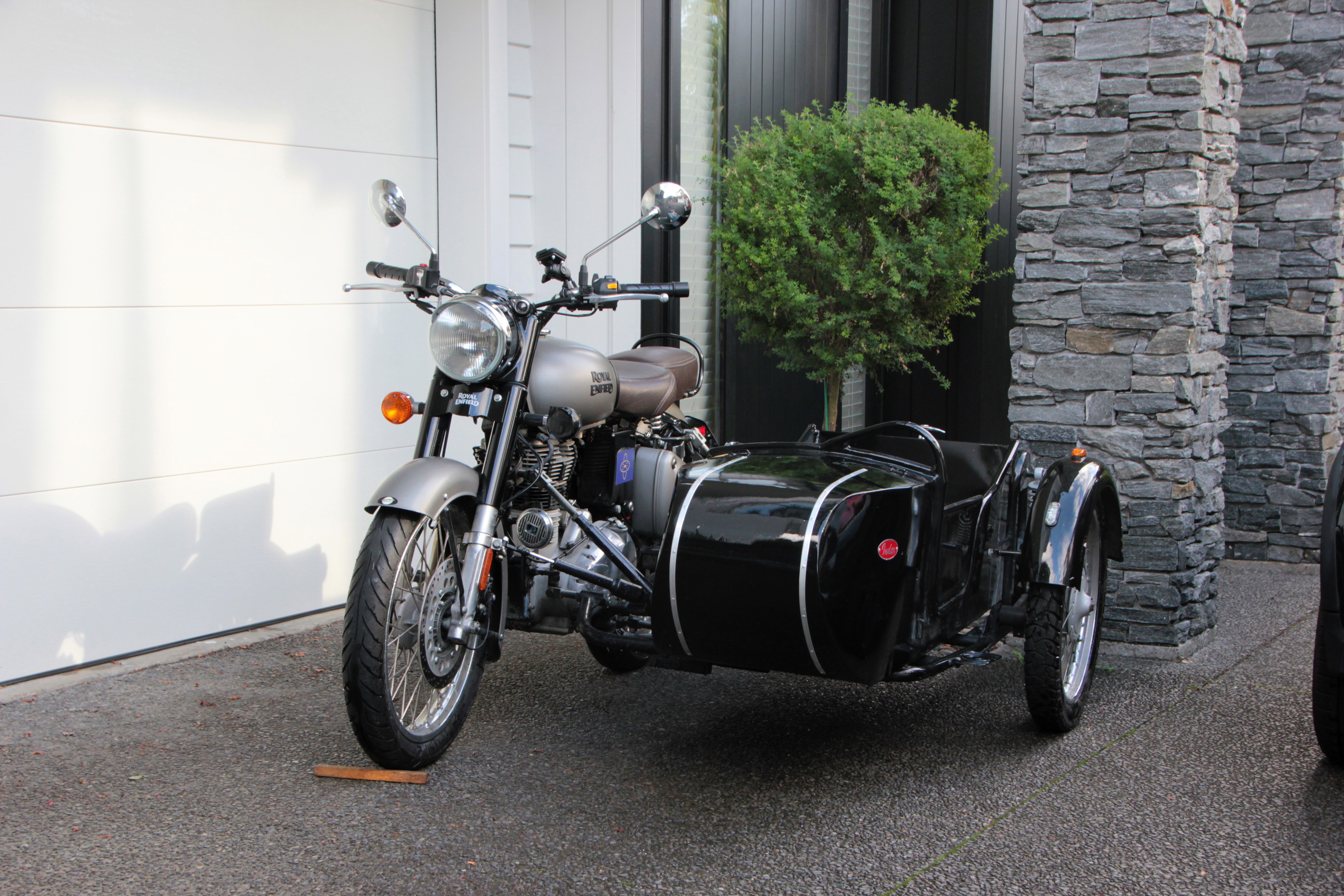 AVS Motorcycle Rental 