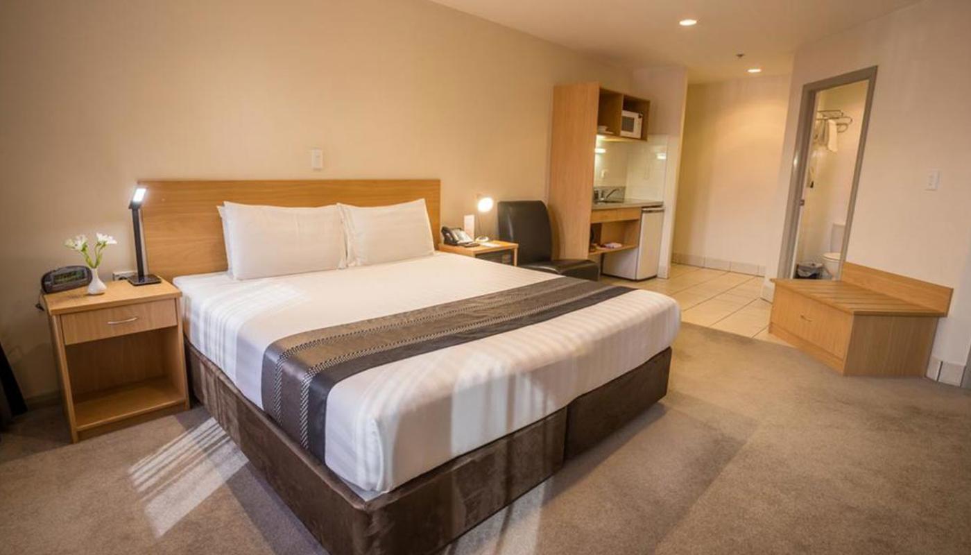 Corporate King Room