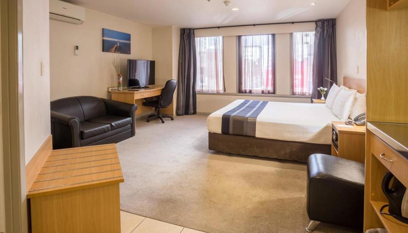 Corporate King Room