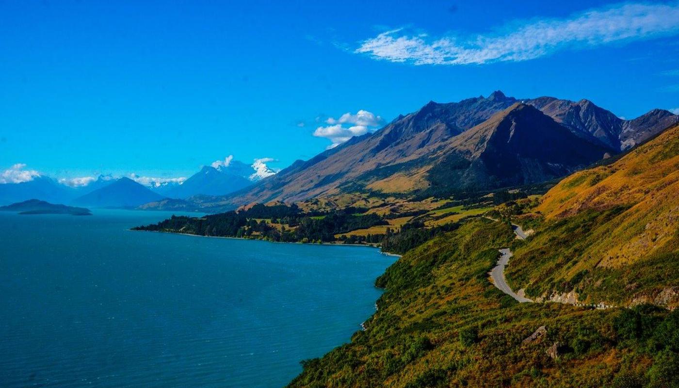 New Zealand self-drive rental car tours from the German-speaking New Zealand specialist.
