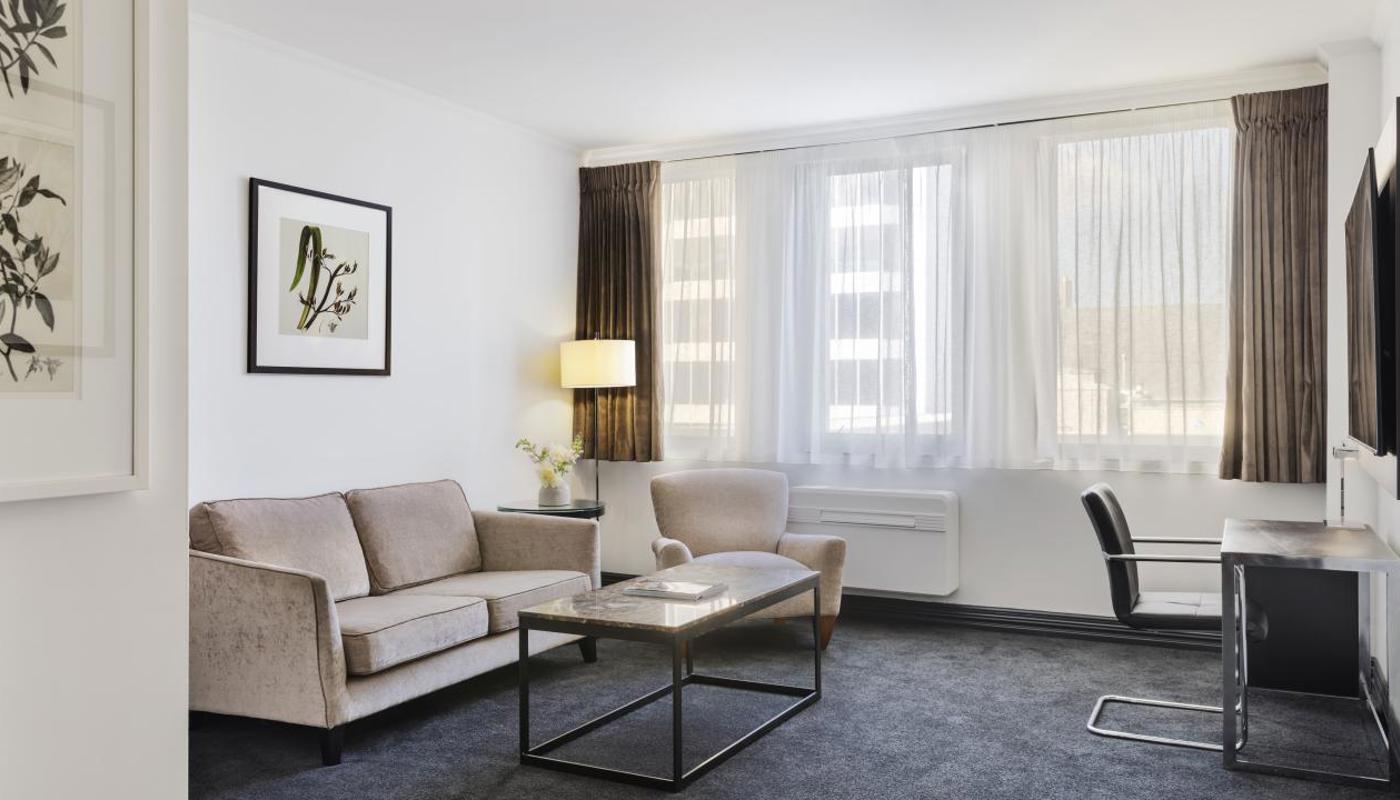 Suite Dreams Lounge