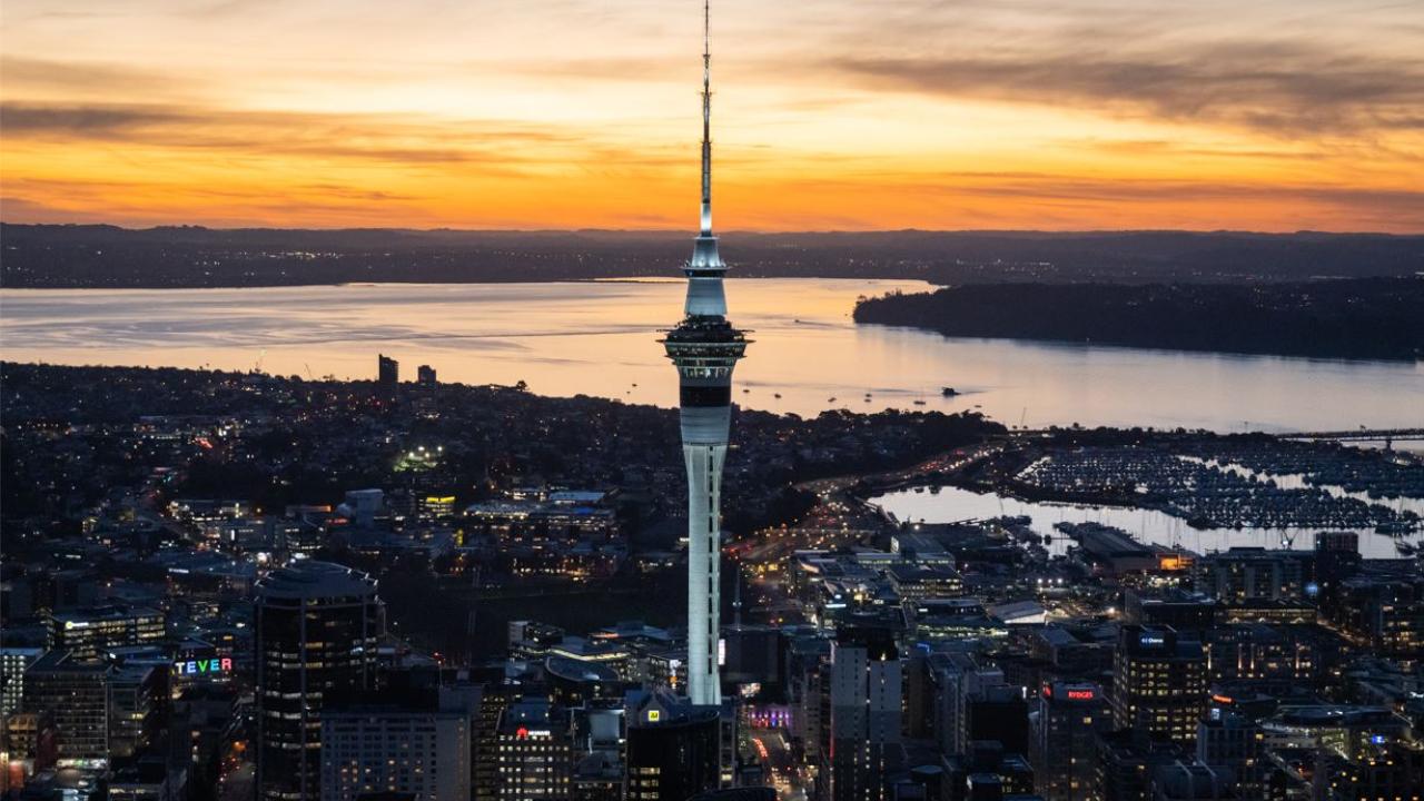 hotel auckland sky tower